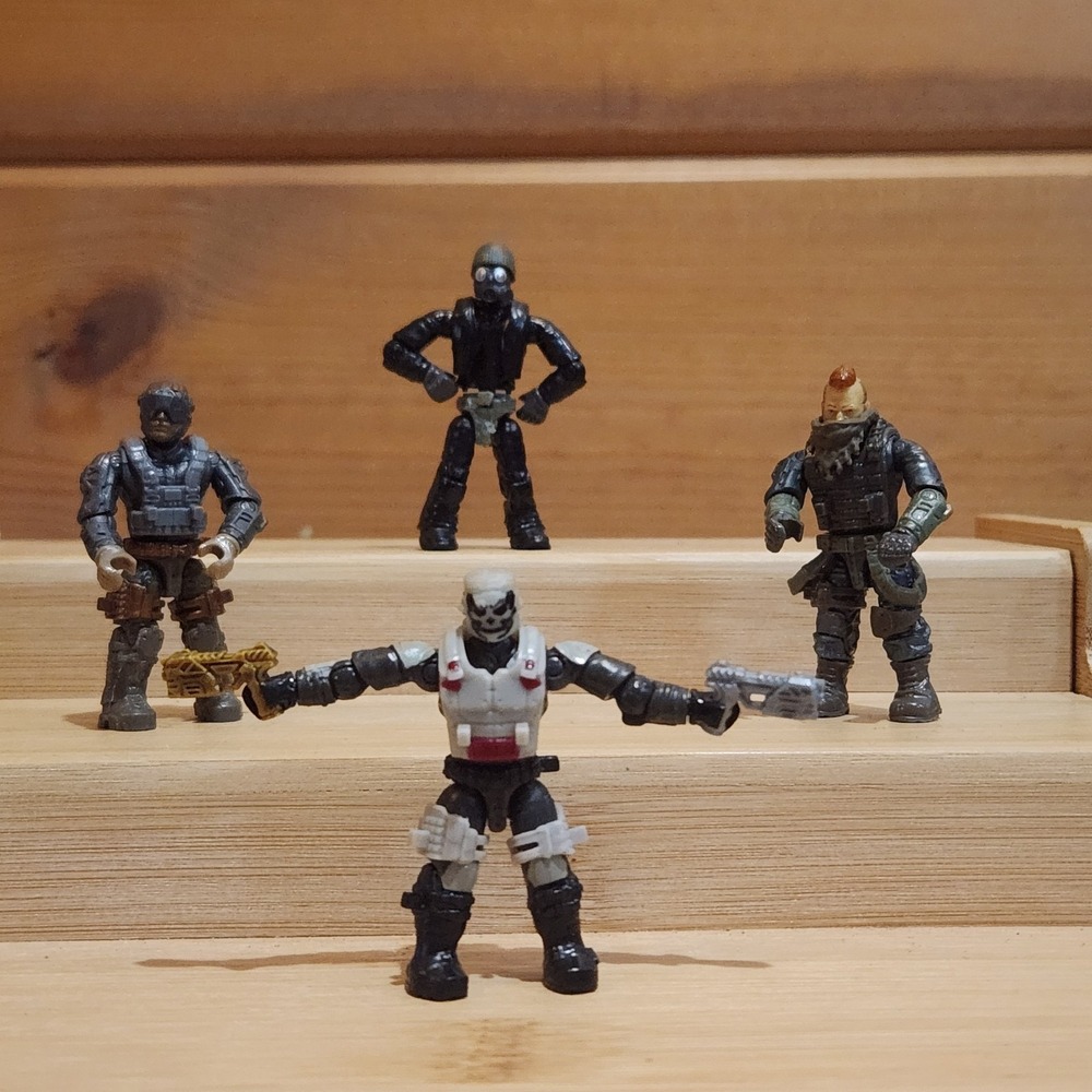 Mega Construx Call Of Duty Figures Lot of 4 Spectre Infiltration Reyes Black Ops